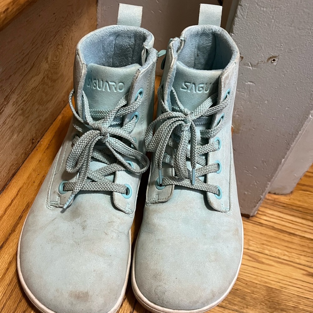 Saguaro Women's Blue Barefoot Boots